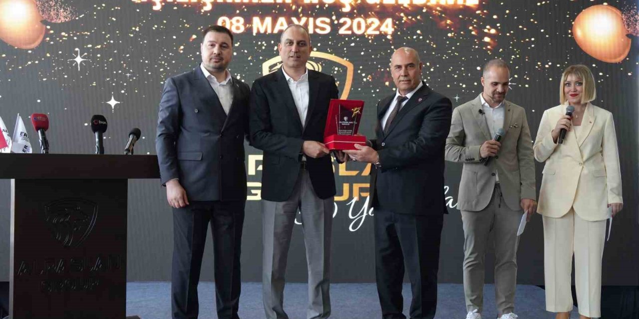 Alparslan Group’tan Çiftçilere Muhteşem Showroom