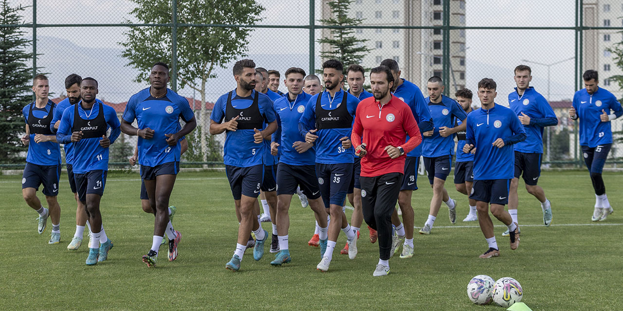 Çaykur Rizespor Erzurum'da çalışmalarını sürdürüyor