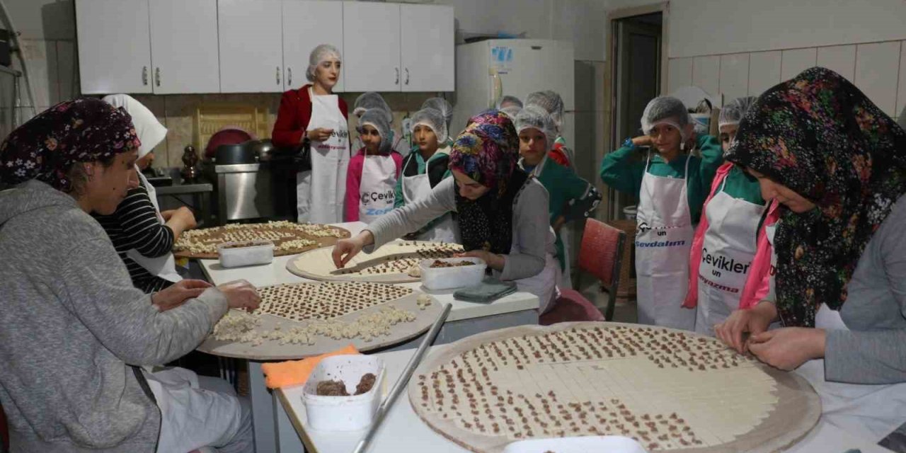 Öğrenciler Unlu Mamul Üretim Tesisini Gezdi