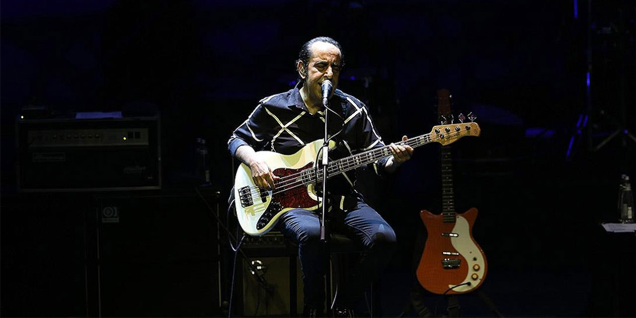 Sanatçı Özkan Uğur hayatını kaybetti