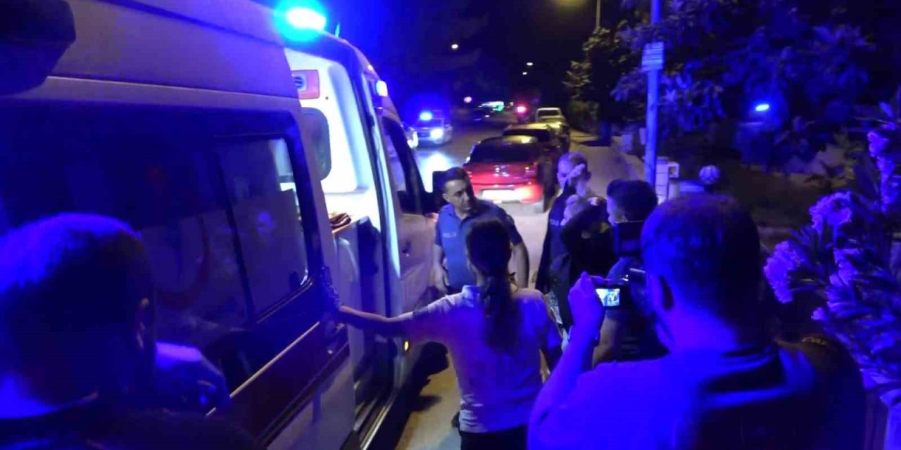 Genç Kadın Benzin Dökerek Evi Yakmak İstedi, Polise Söyledikleri Şoke Etti