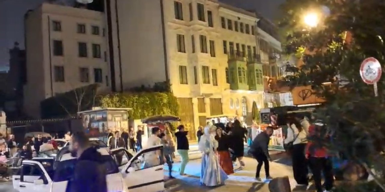 Galata’da “Pes” Dedirten Nişan Kutlaması: Hastane Yolunu Kesip “Erik Dalı” Oynadılar