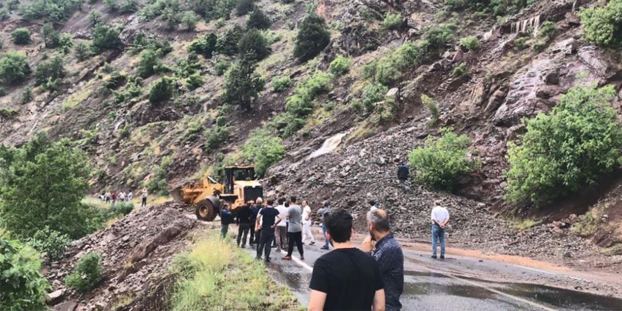 Artvin’de sağanak heyelan ve su baskınlarına neden oldu