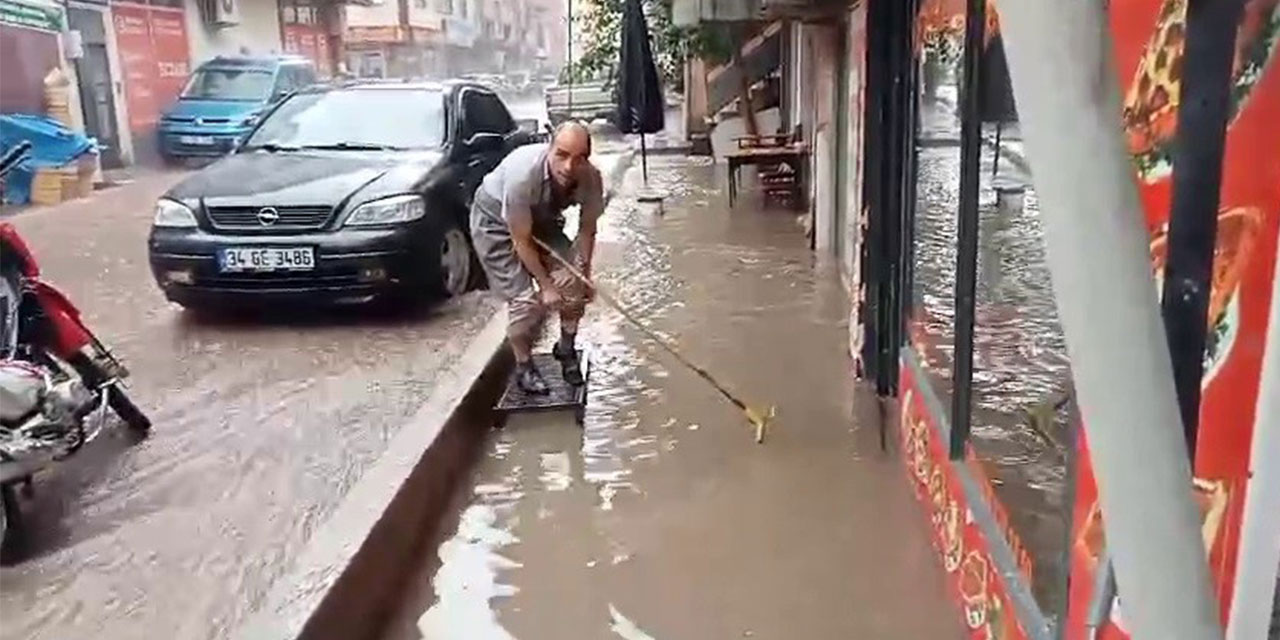İspir’de iş yerlerini su bastı, esnaf temizlemek için seferber oldu