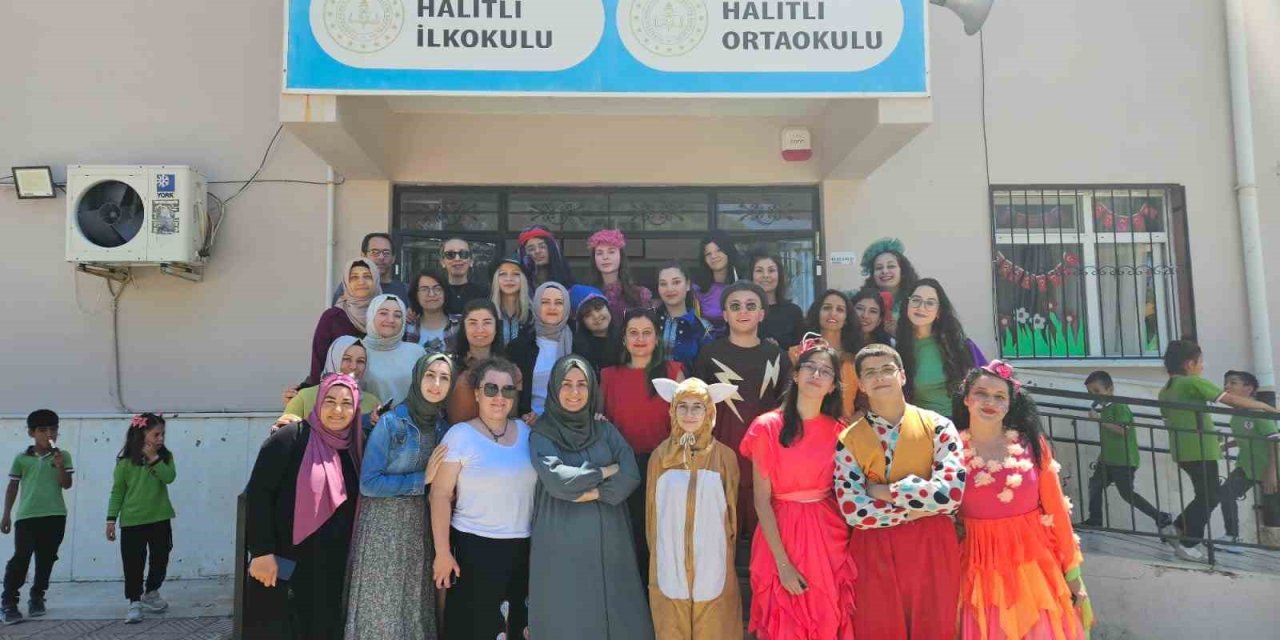 Yunusemre Kent Tiyatrosu Halıtlı’da Öğrencilerle Buluştu