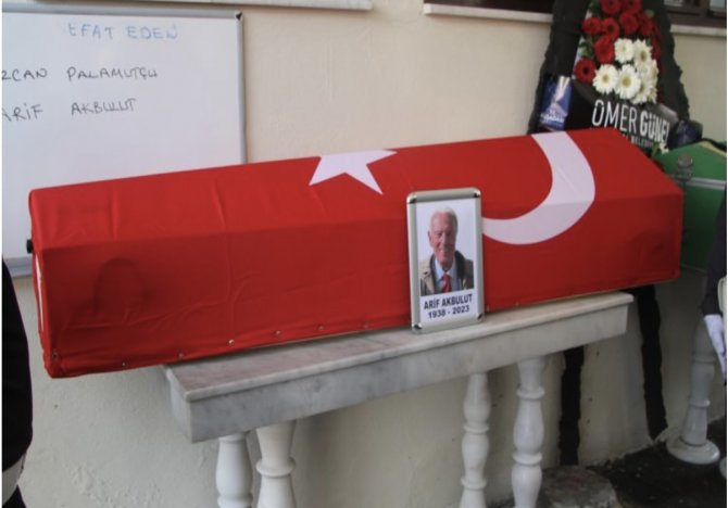 Rizeli Emekli Vali Akbulut, Toprağa Verildi