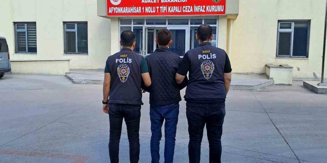 4 Yıl Hapis Cezası İle Aranan Şahsı Polis Yakaladı