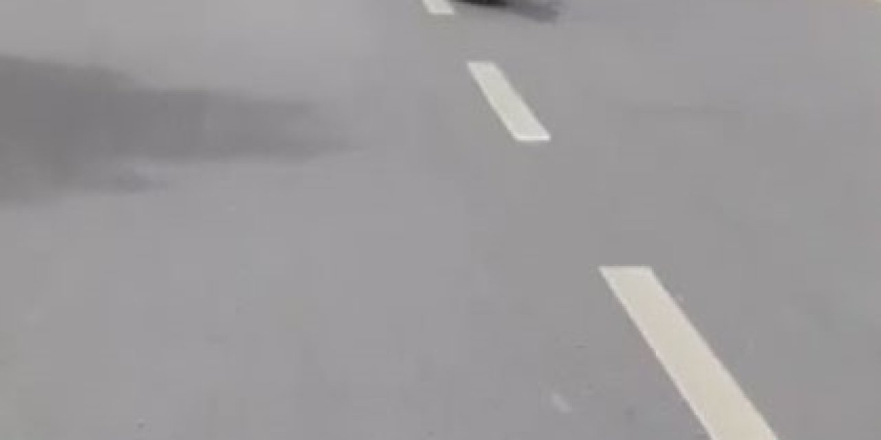 Motosiklet Sürücüsü Hem Kendi Canını Hem De Trafiktekilerin Canını Hiçe Saydı
