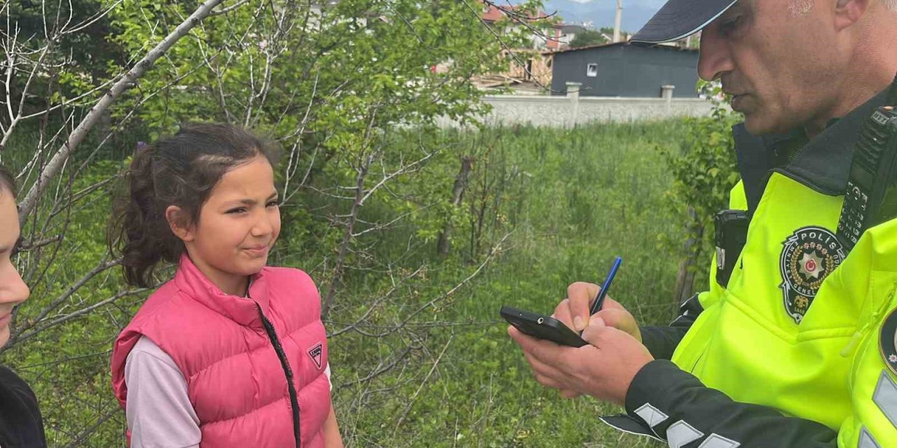 Minik Öğrenciye Yol Vermedi, Duyarlı Öğrenci Gereğini Yaptı