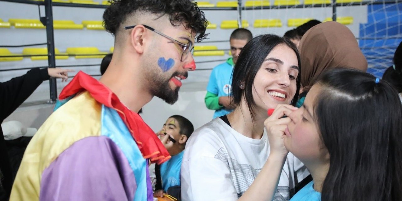 Prof. Dr. Karabulut: “Asıl Engelli Fiziksel Olanlar Değil, Düşünce Dünyasındaki Engelleri Aşamayanlardır”