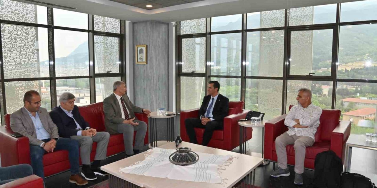 Başkan Zeyrek: "Hata Yapan Bensem, Benim De Yanlışlarımı Yazın"