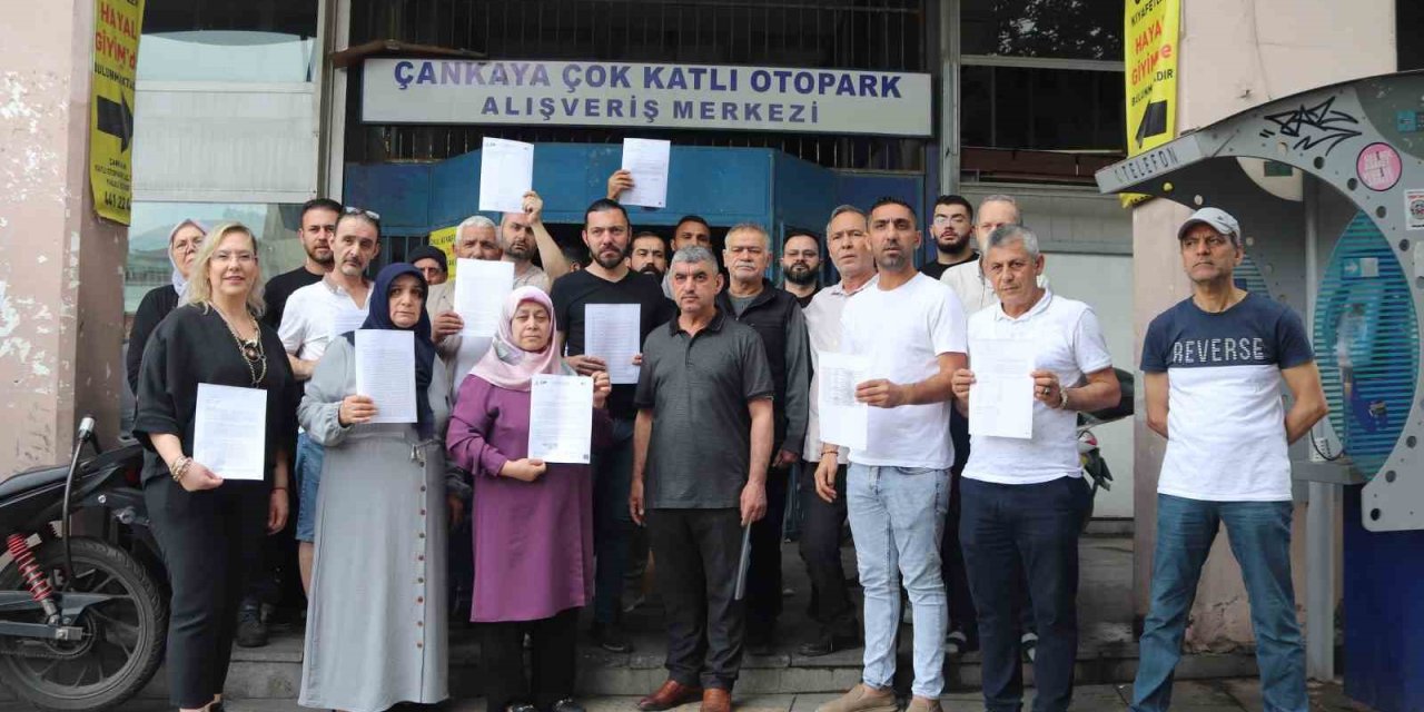 Çankaya Katlı Otopark Yıkılıyor, Tahliye Kararı Verilen Esnaftan Tepki