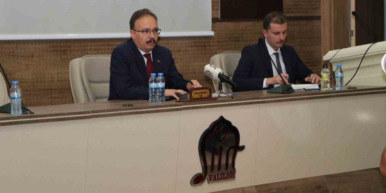 Siirt Valisi Kızılkaya Muhtarlarla Buluştu