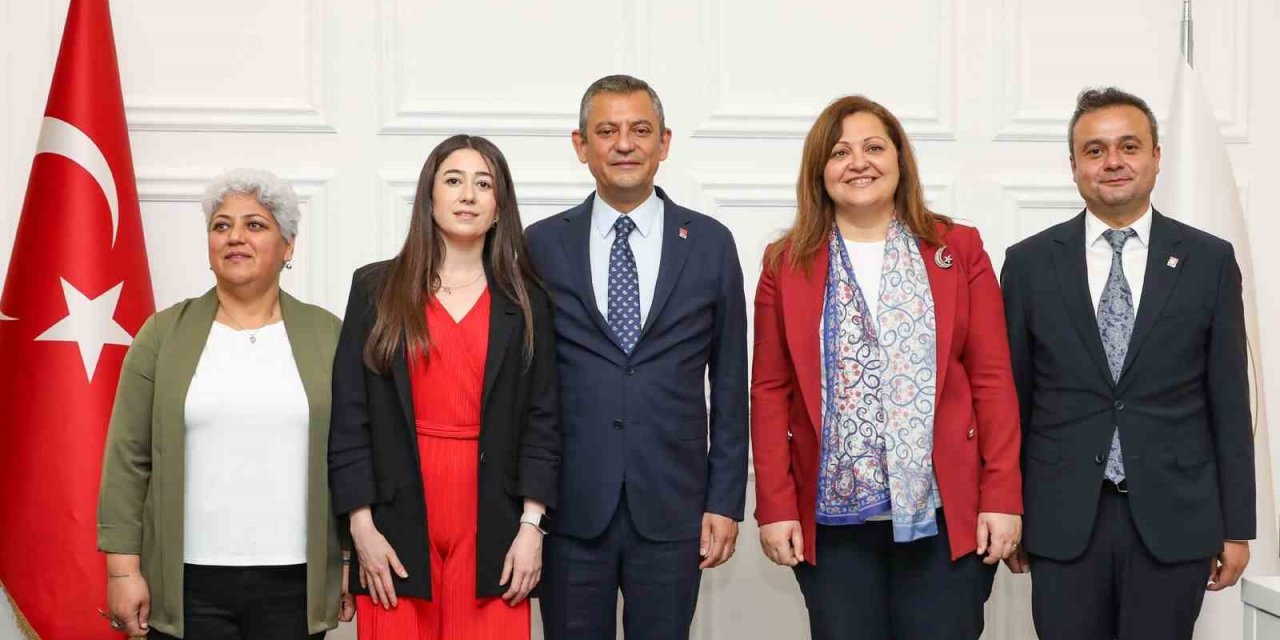 Chp Genel Başkanı Özel, Afyonkarahisar Belediyesini Ziyaret Etti