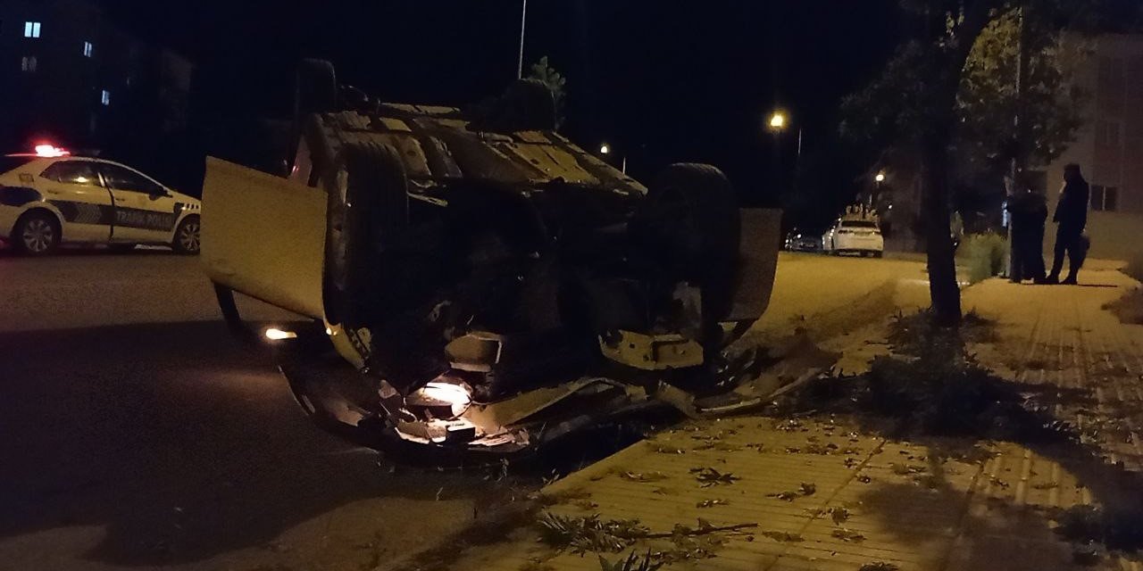 Direksiyon Hakimiyetini Kaybeden Alkollü Sürücü Takla Attı