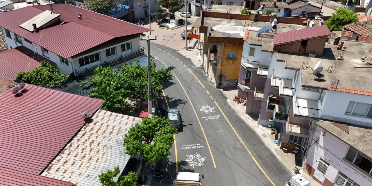 Aydın Büyükşehir Belediyesi Salavatlı Mahallesi’nin Yolunu Yeniledi