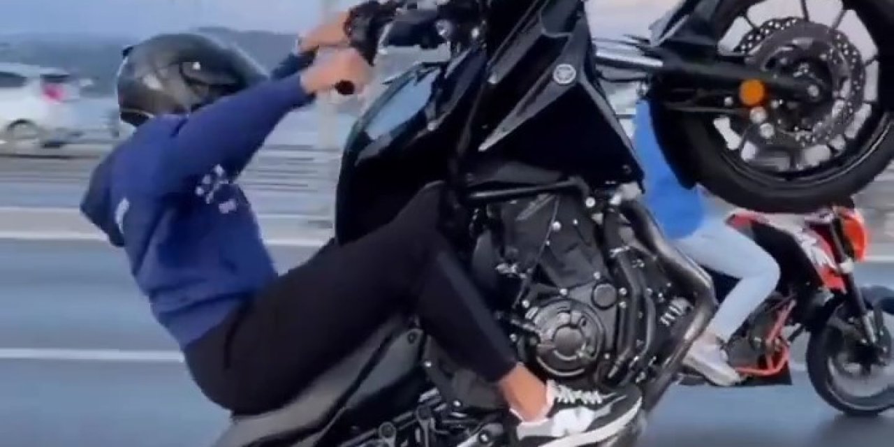 Motosikletlinin Köprü Üzerindeki Tehlikeli Hareketleri Kamerada