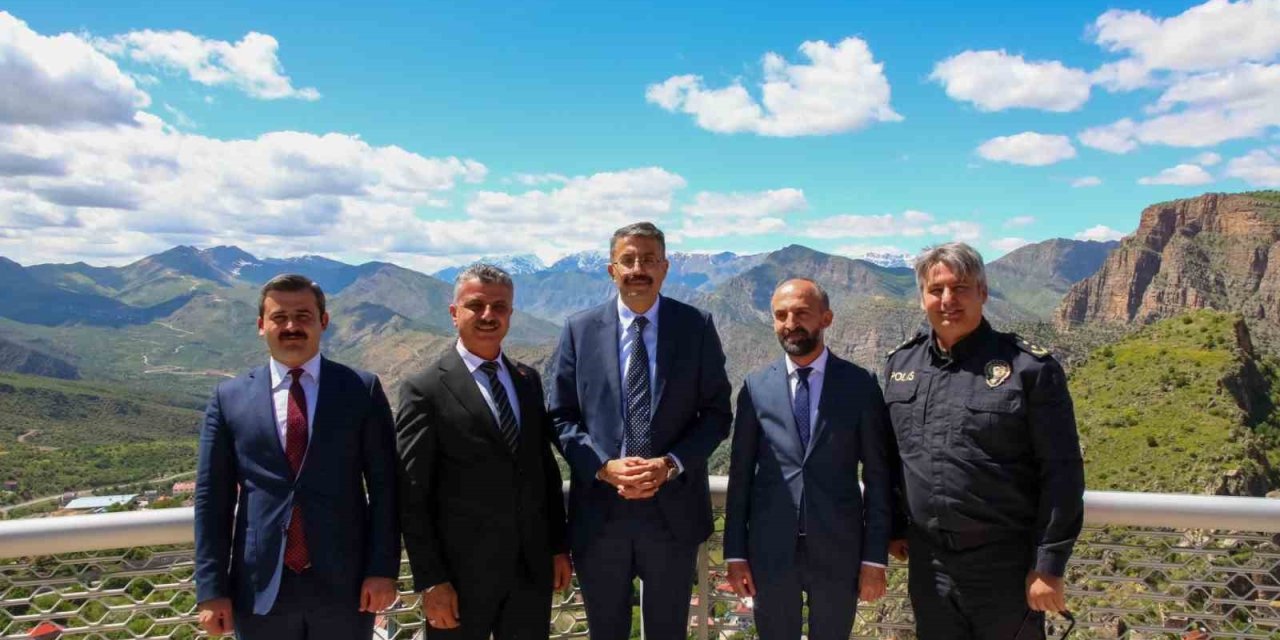 Vali Çelik, Çukurca’ya Hayran Kaldı