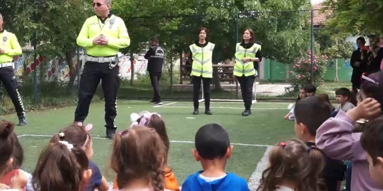 Minik Öğrencilere "Hayatla Yarışılmaz" Etkinliği