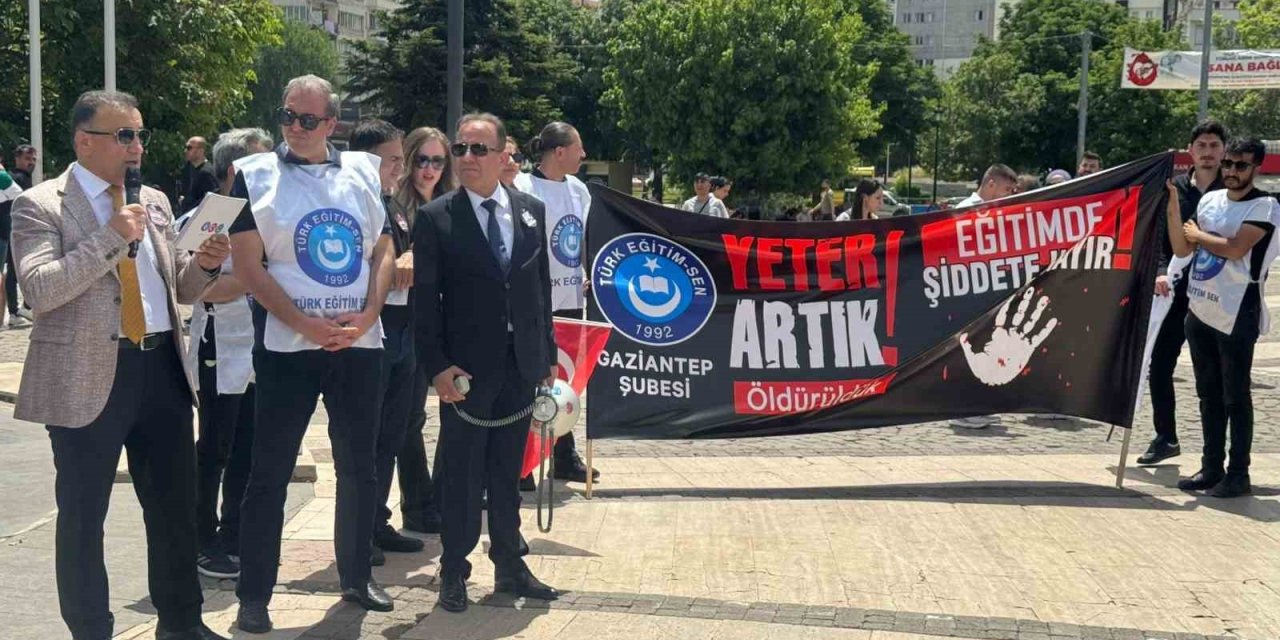 Gaziantep’te Şiddete Karşı Öğretmenler Basın Açıklaması Yaptı