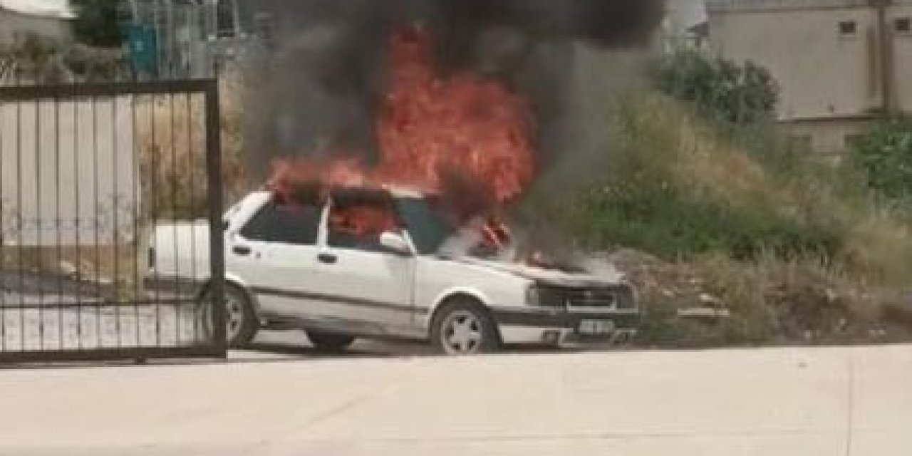 Elektrik Kontağından Çıkan Yangında Tofaş Alev Alev Yandı