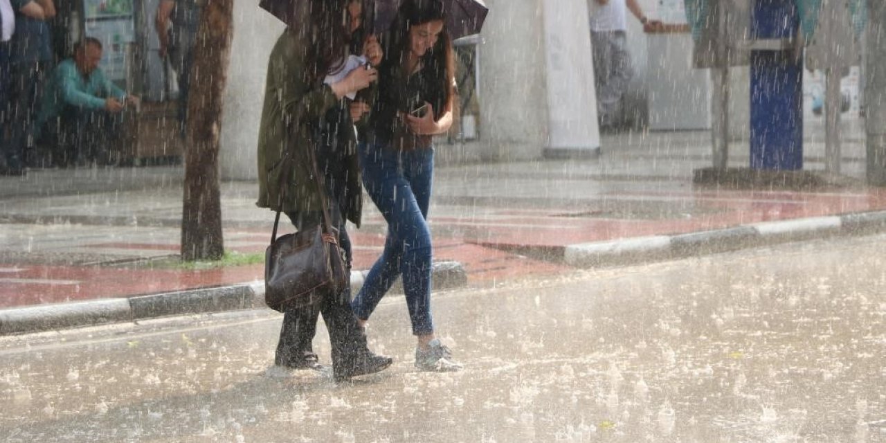Manisa’ya Gök Gürültülü Sağanak Yağış Uyarısı