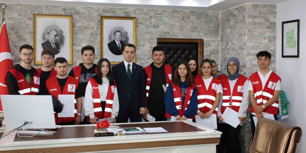 Kan Bağışına Kampanyasına Öğrencilerden Destek