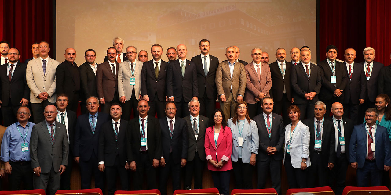 YÖK Başkanı Prof. Dr. Özvar Rize'de Bölgesel Kalkınma Odaklı Üniversiteler Olağan Toplantısına Katıldı