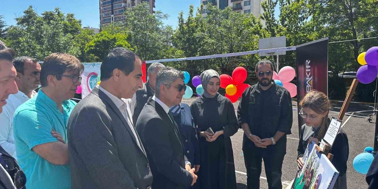Liseli Çocuklar Engelleri Kaldıran Sergi Açtı