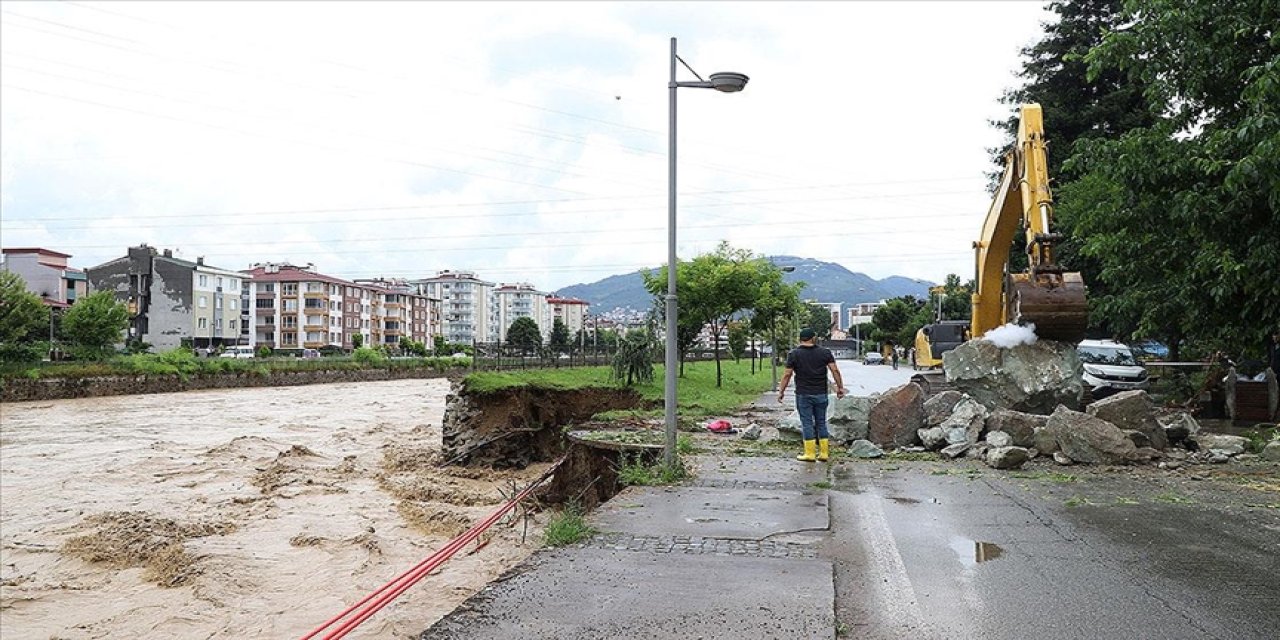 Ordu'da sağanağın yol açtığı tahribat gideriliyor