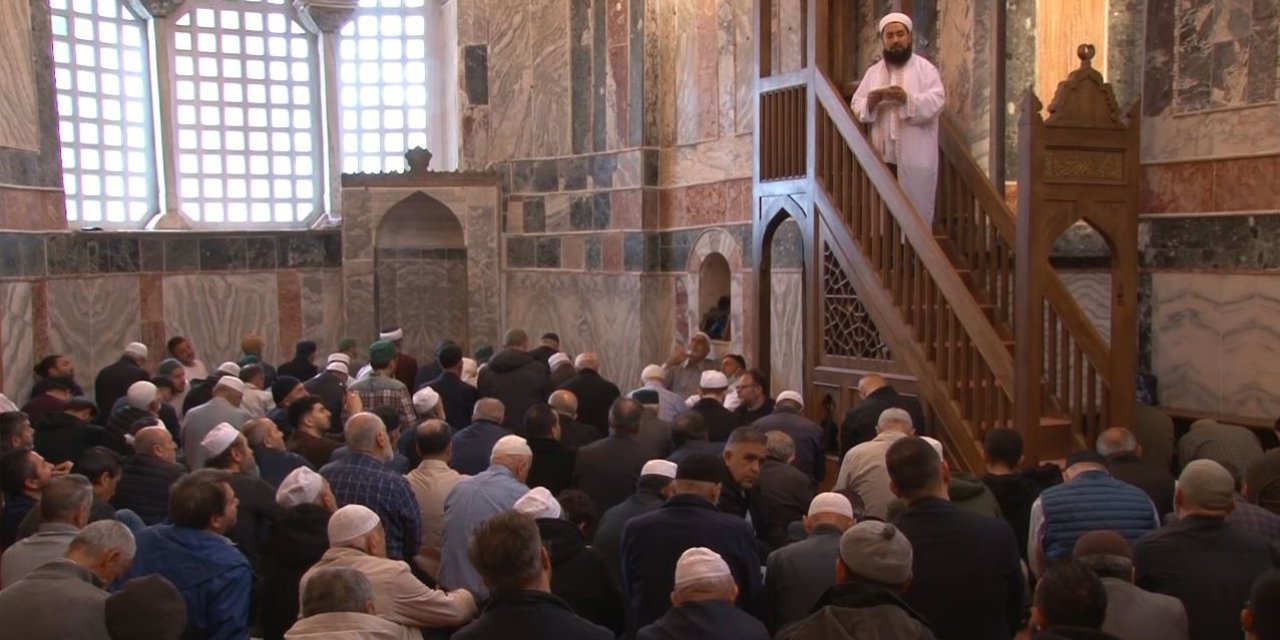 Kariye Camii’nde 79 Yıl Aradan Sonra İlk Cuma Namazı