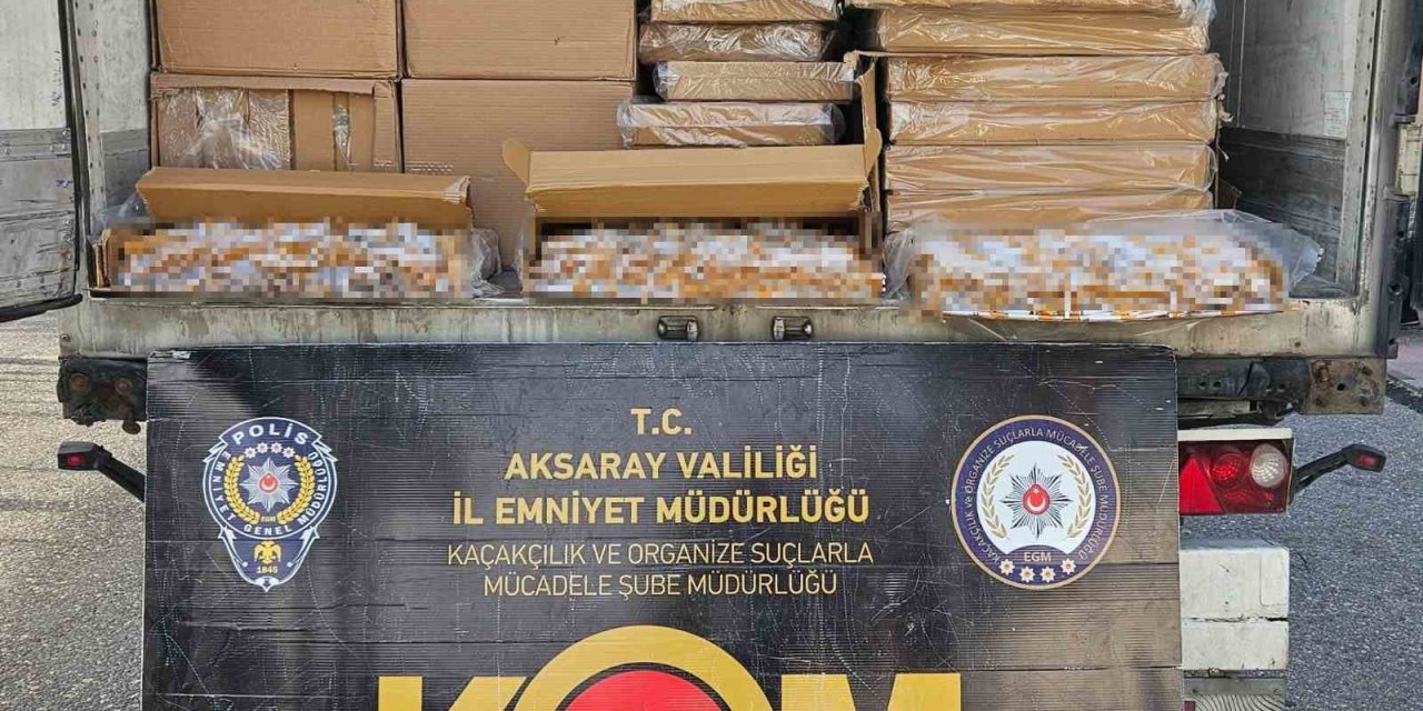 Aksaray’da Tırın Dorsesinde 800 Bin Adet Dolu Makaron Ele Geçirildi