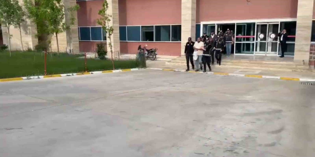 Emeklileri Kredi Vaadiyle Dolandıran Örgüte Operasyon: 8 Tutuklama