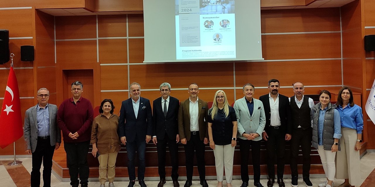 Üniversiteli Gençler İş Dünyasının Duayenleriyle Buluştu