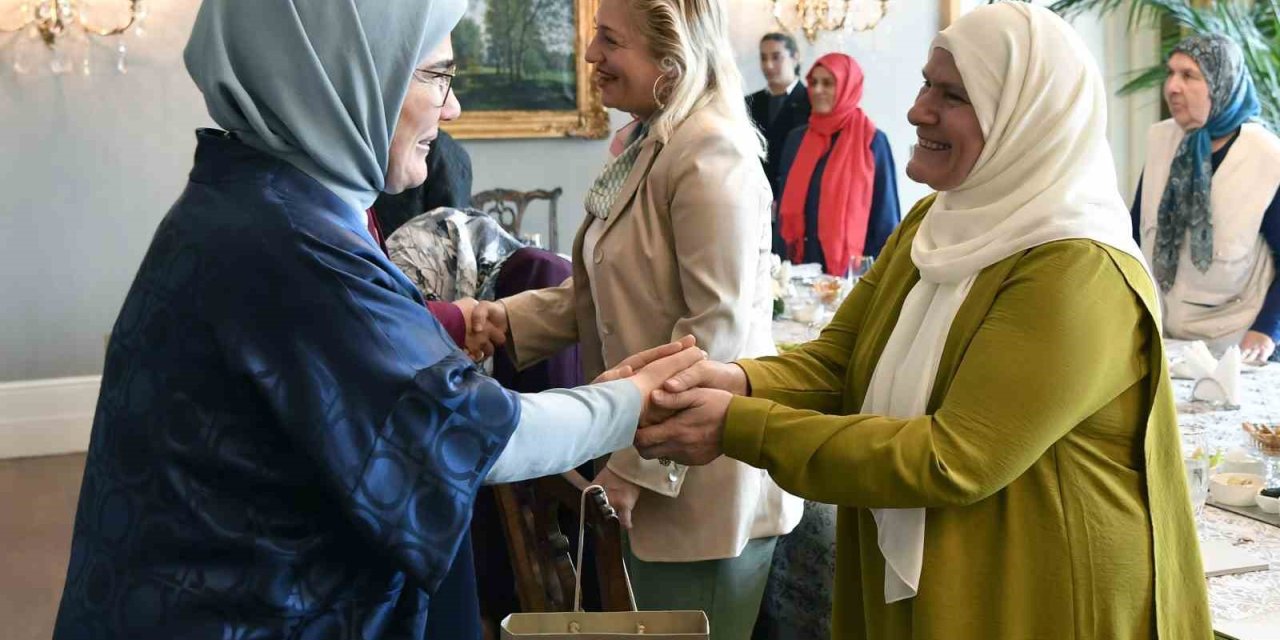 Emine Erdoğan, Anneler Günü Vesilesiyle Devlet Konukevi’nde Anneleri Ağırladı: