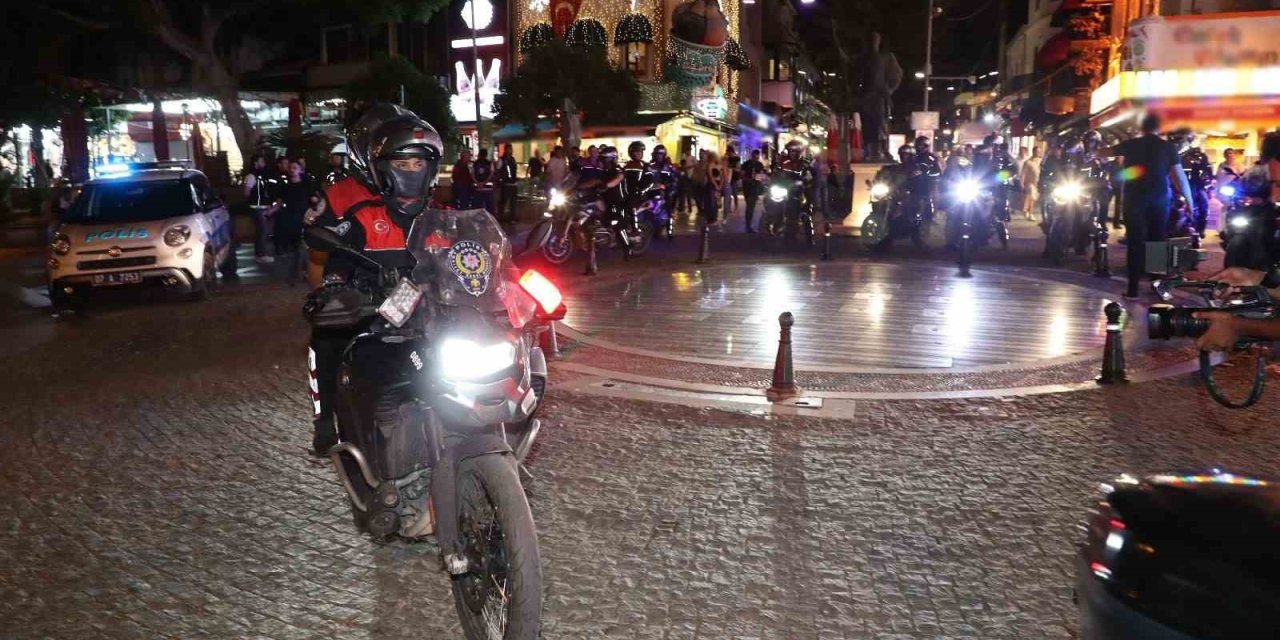 Antalya’ya Huzur Havadan, Karadan Ve Denizden 4 Bin Polisle Geldi