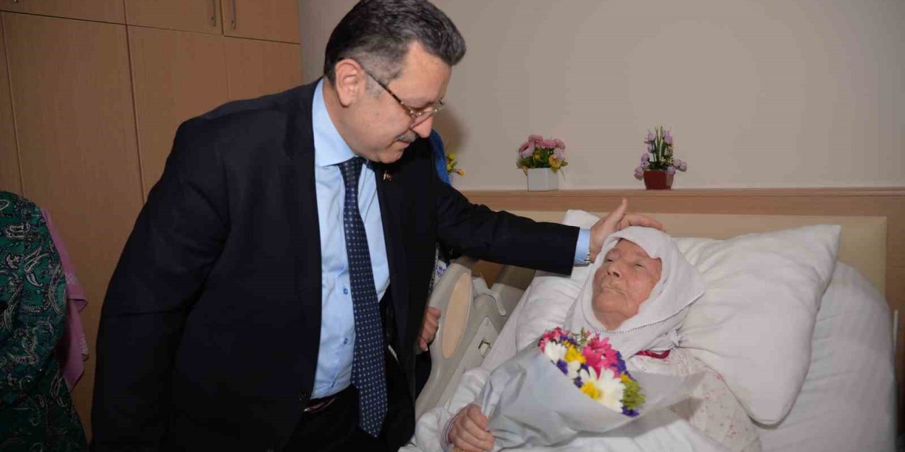 Başkan Genç’ten Anneler Günü’nde Anlamlı Ziyaret