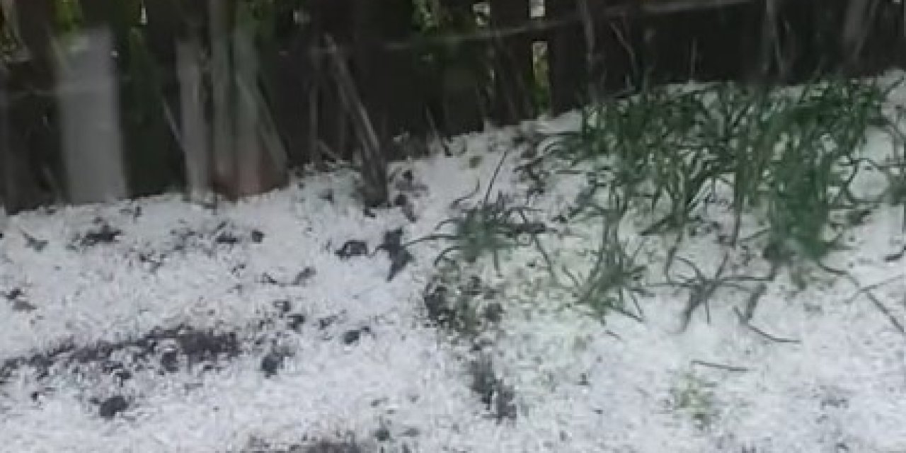 Kastamonu’da Dolu Yağışı Etkili Oldu, Yollar Beyaza Büründü