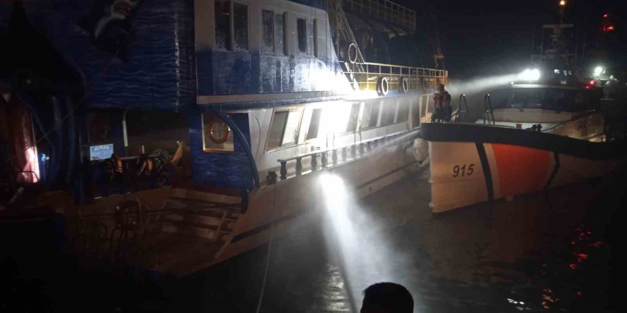 Alanya’da Tur Teknesinde Korkutan Yangın