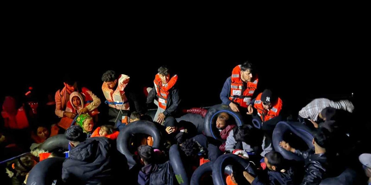 İzmir Açıklarında 18’i Çocuk 45 Göçmen Yakalandı