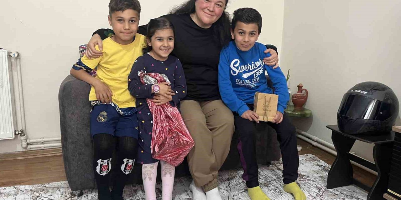 Anne Olamayınca, Yüzlerce Engelli, Kimsesiz Ve Yoksul Çocuğu Evladı Gibi Bağrına Bastı