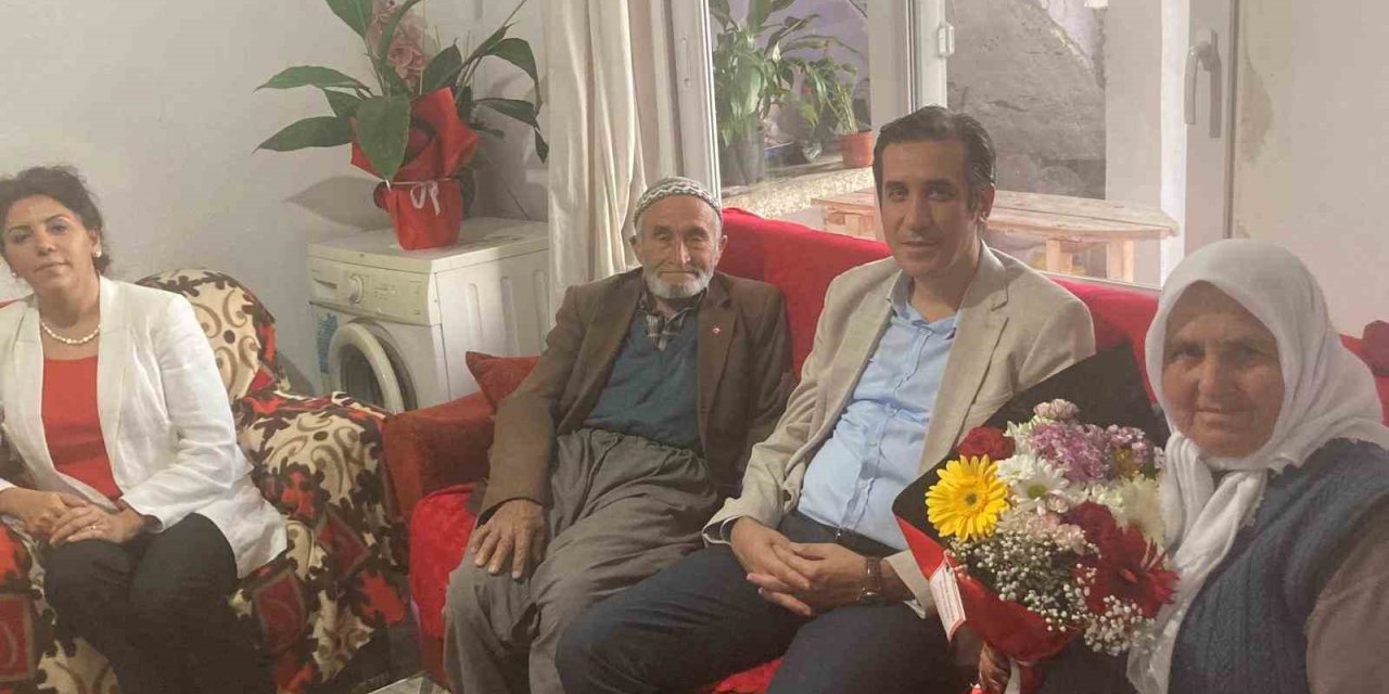 Kaymakam Topsakaloğlu, Şehit Ailesiyle Bir Araya Geldi