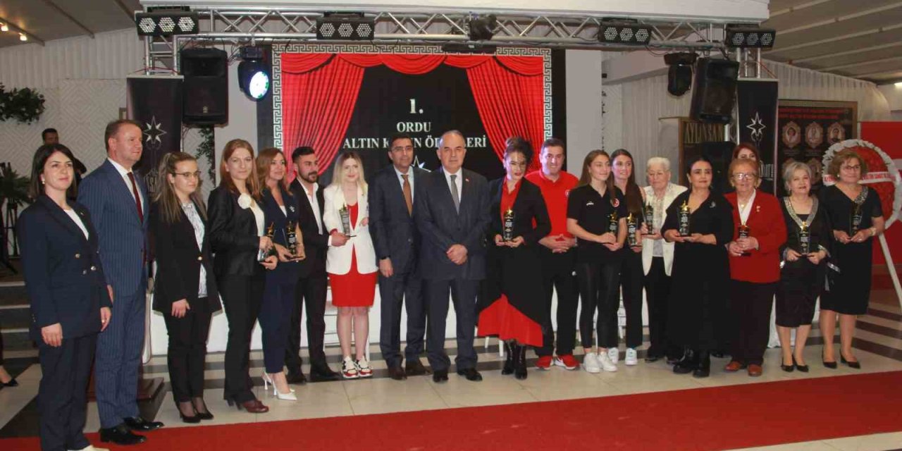 Ordu’nun Mesleklerinde İlk Olan Kadınları Ödüllendirildi