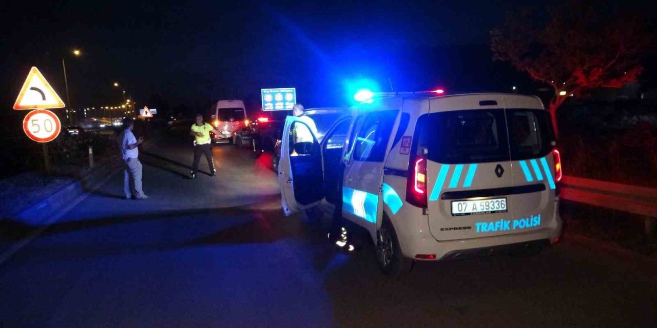 Aracına Çarpıp Kaçan Ehliyetsiz Ve Alkollü Sürücüyü 500 Metre Takip Edip Yakaladı