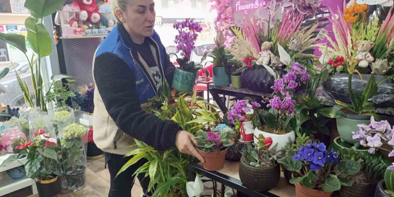 Anneler Günü’nde Çiçekçilerde Yoğunluk