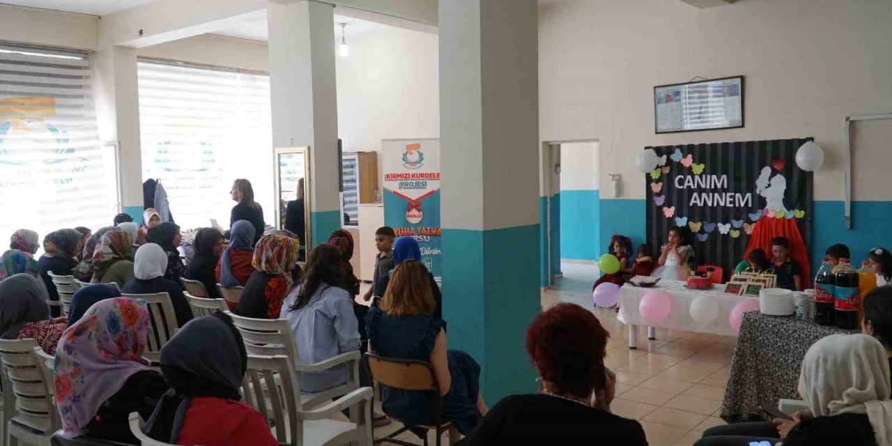 Anneler, Haliliye Belediyesi İle Okuma Yazma Sertifikalarını Aldı