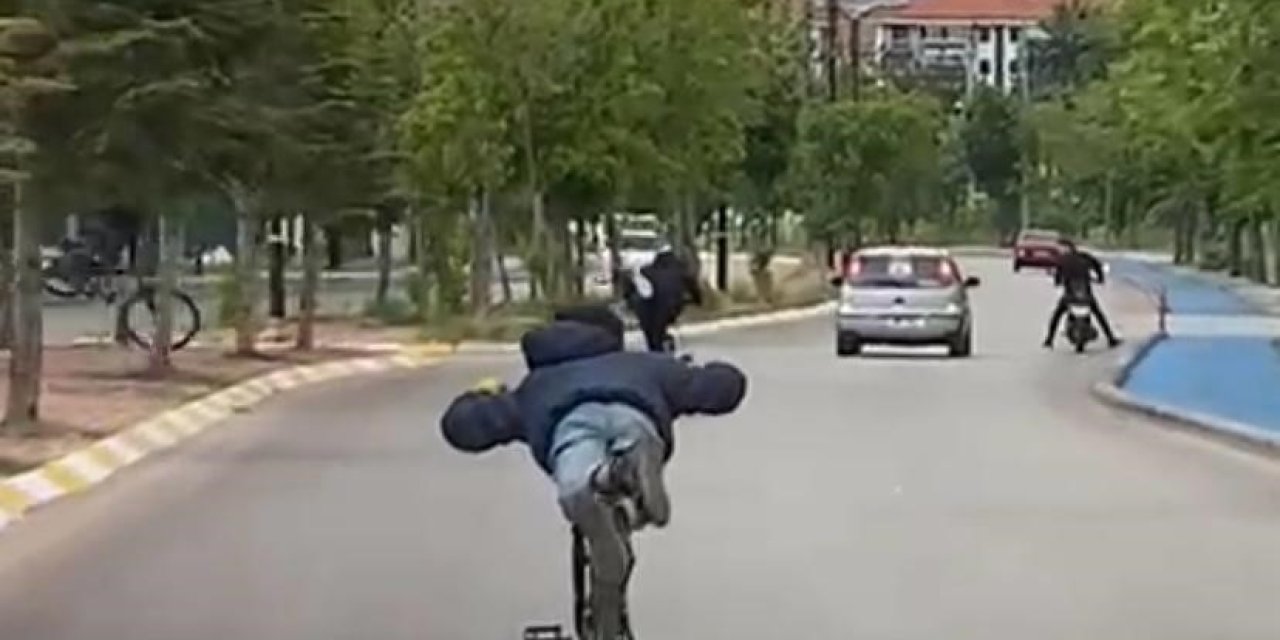 Isparta’da Gençlerin Tehlikeli Bisiklet Yolculuğu Kazayla Sonuçlandı