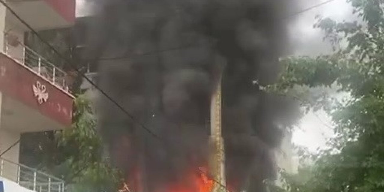 Evde Çıkan Yangında 4 Kişi Dumandan Zehirlendi