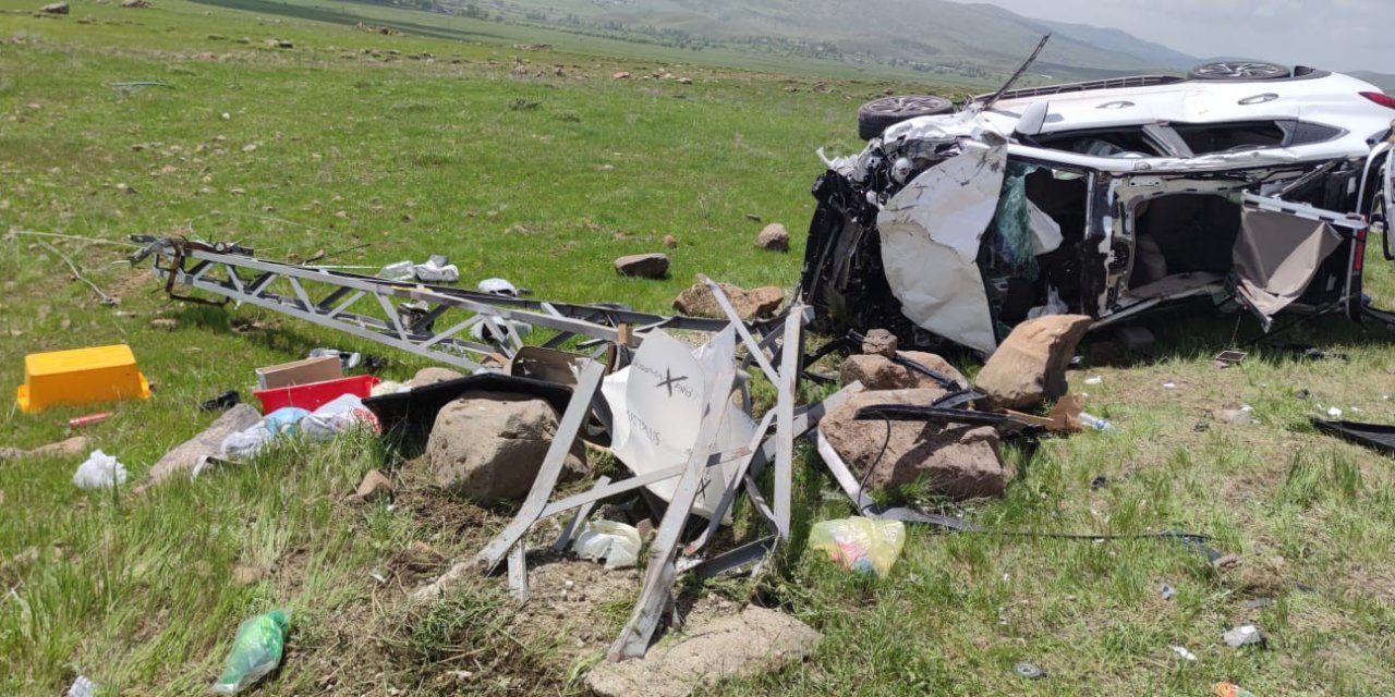 Varto Yolunda Feci Kaza: 1 Ölü, 4 Yaralı