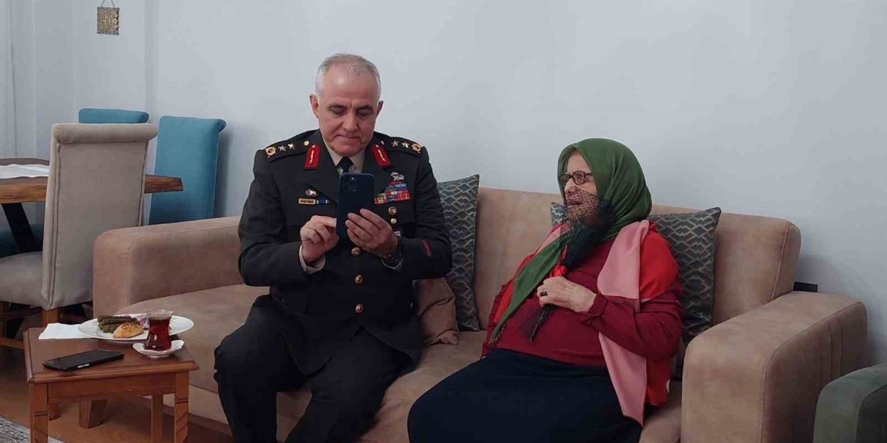 Garnizon Komutanı Ala’dan Şehit Annesine Anlamı Ziyaret